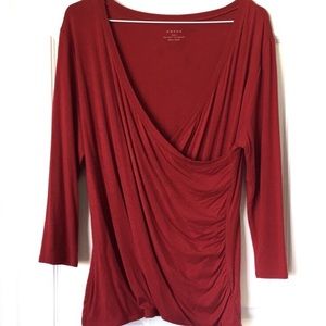 ‼️$5 SALE‼️ Red Side Scrunch Blouse Size L